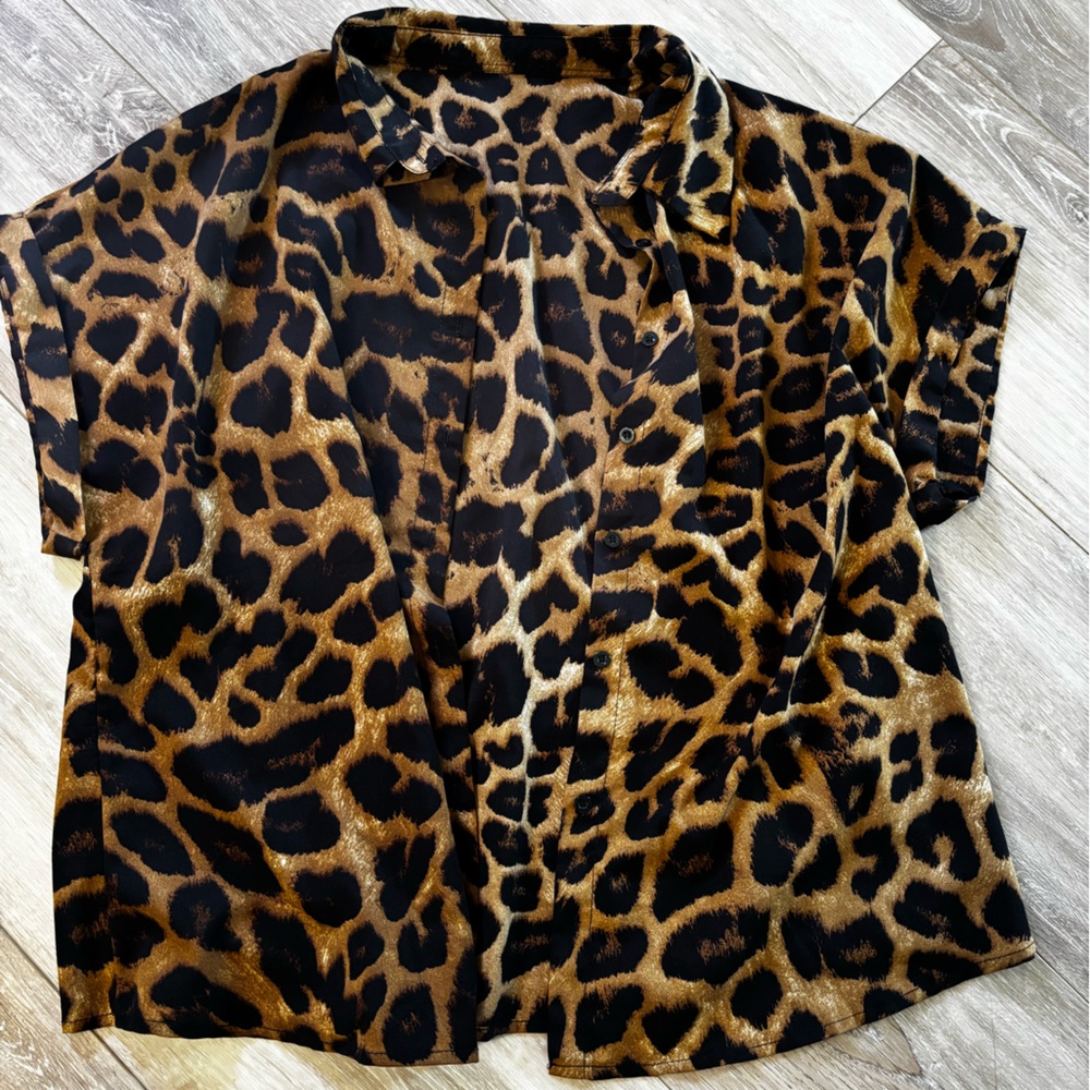 SHEIN Brown Leopard Print button up